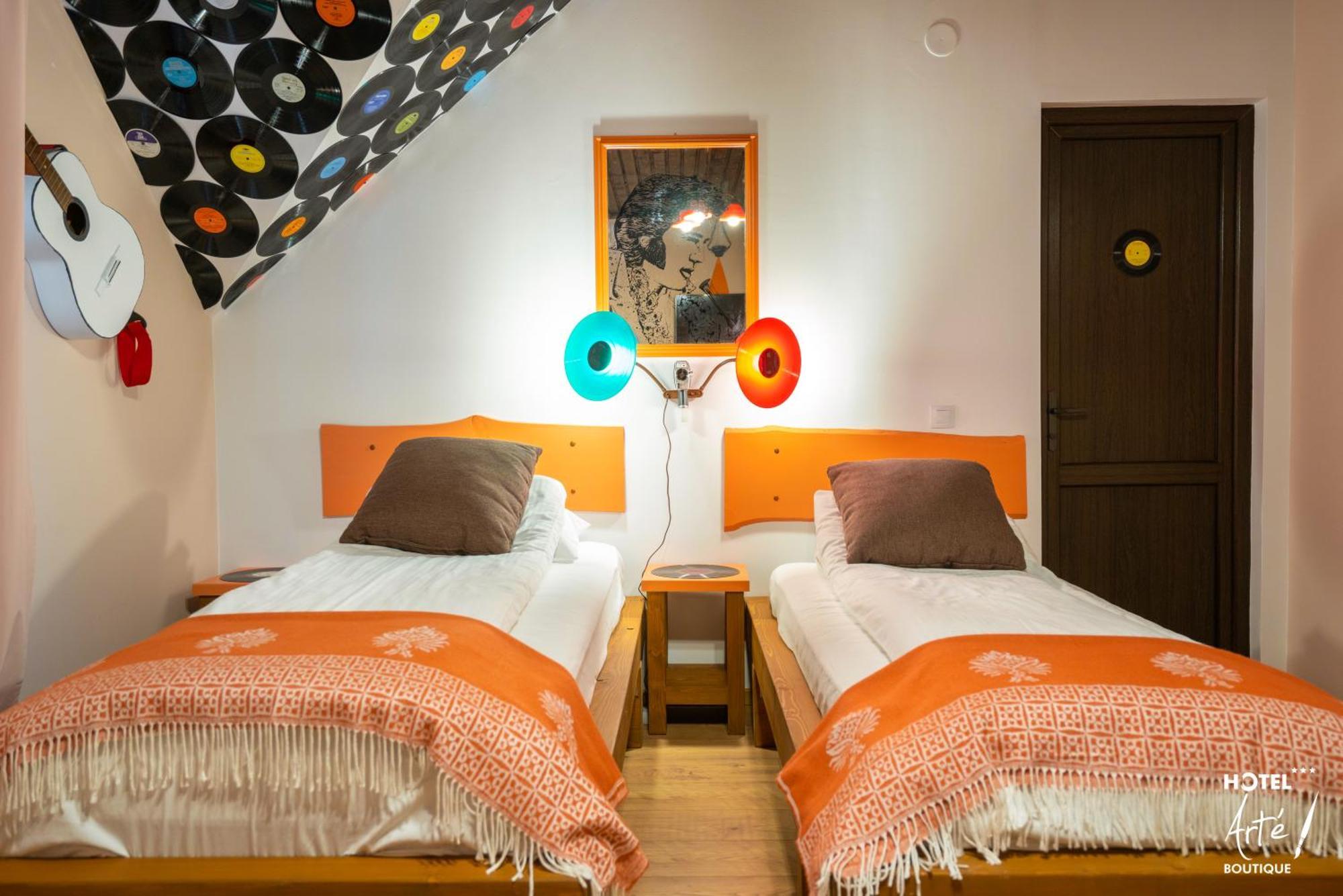 Art'E Boutique Rooms BaileTusnad Eksteriør bilde